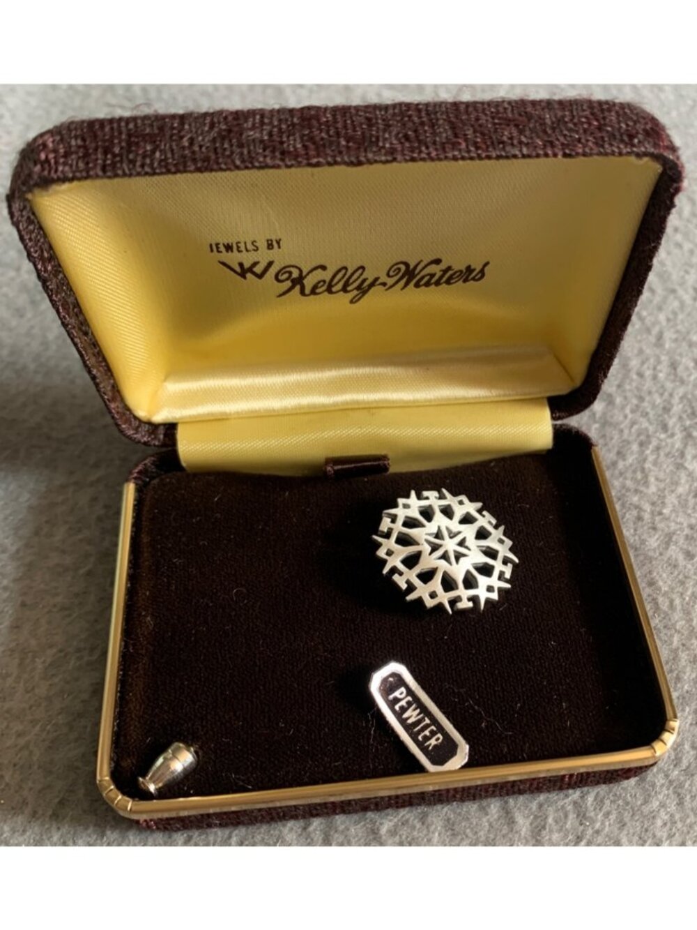 Vintage Kelly-Waters Pewter Snowflake Pin Brooch Original Box 1 Inches Diameter